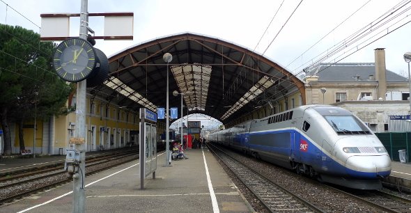 TGV-Zug in Avignon. Urheber: jean-louis zimmermann, creative commons
