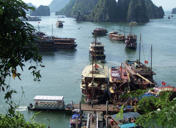 Halong Bay Vietnam, Nummer 2 der 7 Weltwunder der Natur Halong Bay Vietnam, Nummer 2 der 7 Weltwunder der Natur