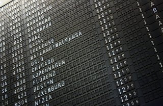 Aus den alten Zeiten: Die Abflugstafel im Terminal 1 des Frankfurter Flughafens Aus den alten Zeiten: Die Abflugstafel im Terminal 1 des Frankfurter Flughafens