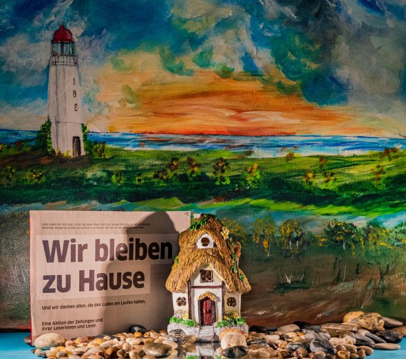 Wir bleiben zu Hause We stay at Home. Wir bleiben zu Hause We stay at Home.