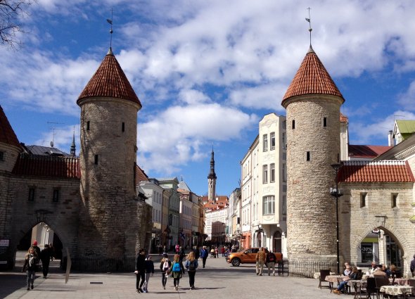 Guten Morgen Tallinn. Nach dem leckeren Frühstück an Bord der Pullmantur Monarch geht's raus, um die tolle Innenstadt von Tallinn zu erkunden. Guten Morgen Tallinn. Nach dem leckeren Frühstück an Bord der Pullmantur Monarch geht's raus, um die tolle Innenstadt von Tallinn zu erkunden.
