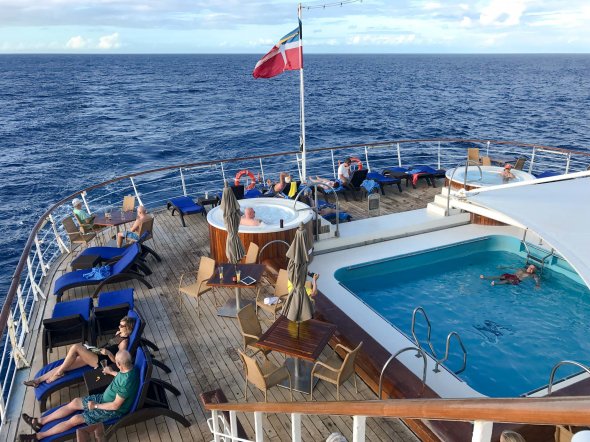 Pooldeck auf der Wind Surf Pooldeck auf der Wind Surf