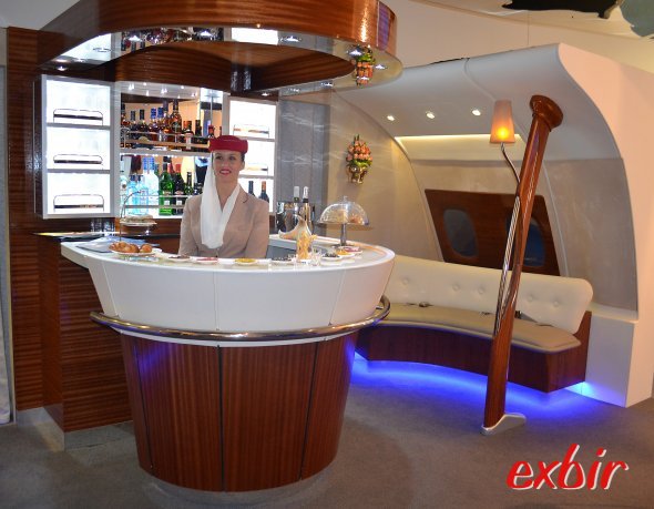 Bar und Dusche sind ein Markenzeichen der besonderen Qualität des Airbus A 380 bei Emirates. Foto: Christian Maskos Bar und Dusche sind ein Markenzeichen der besonderen Qualität des Airbus A 380 bei Emirates. Foto: Christian Maskos