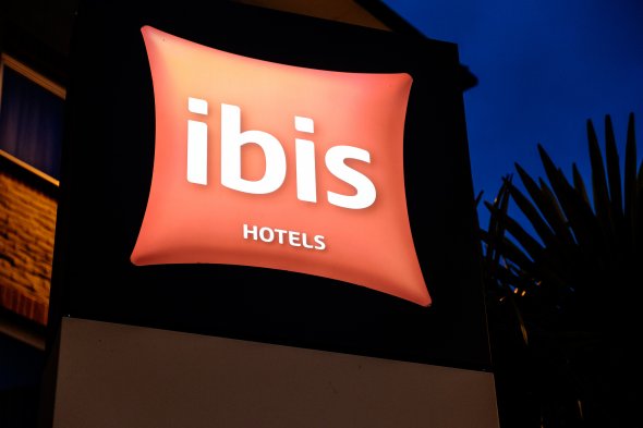 Ibis Hotels - gut, günstig und überall vertreten und jetzt mit 30% Rabatt und inkludiertem Buffet-Frühstück. Zusätzlich sammelt ihr mit jedem Aufenthalt Bonuspunkte für Prämien bei Accor. Ibis Hotels - gut, günstig und überall vertreten und jetzt mit 30% Rabatt und inkludiertem Buffet-Frühstück. Zusätzlich sammelt ihr mit jedem Aufenthalt Bonuspunkte für Prämien bei Accor.