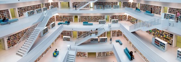 Die Stuttgarter Stadtbibliothek mit 1,2 Mio. verschiedenen Medien, 2013 zur Bibliothek des Jahres in Deutschland gewählt. Die Stuttgarter Stadtbibliothek mit 1,2 Mio. verschiedenen Medien, 2013 zur Bibliothek des Jahres in Deutschland gewählt.
