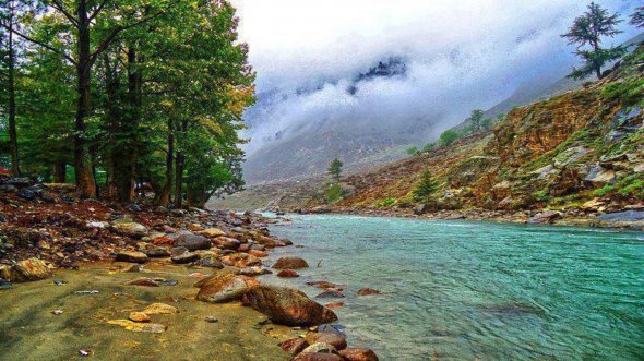 Welche Farbenpracht! Kunhar River In Swat Valley, Pakistan Welche Farbenpracht! Kunhar River In Swat Valley, Pakistan