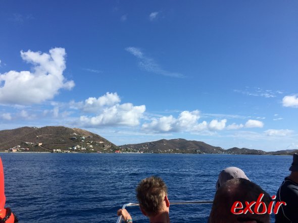 Unsere Fährüberfahrt von Tortola nach Virgin Gorda - die Fahrzeit betrug etwa 40 Minuten. Unsere Fährüberfahrt von Tortola nach Virgin Gorda - die Fahrzeit betrug etwa 40 Minuten.