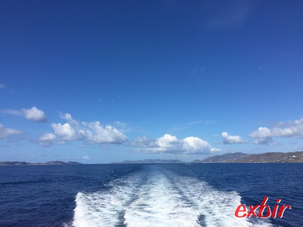 Aussicht von der Fähre bei über 30 Grad Luftemperatur von Tortola nach Virgin Gorda. Aussicht von der Fähre bei über 30 Grad Luftemperatur von Tortola nach Virgin Gorda.