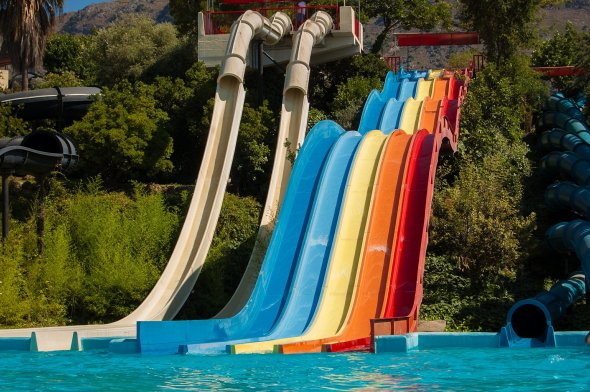 Die Wasserrutschen von Sun City sind für Adrenalin-Junkies ideal. Die Wasserrutschen von Sun City sind für Adrenalin-Junkies ideal.