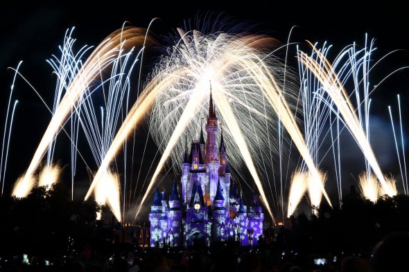 Weihnachtsfeuerwerk im Disney World Orlando Weihnachtsfeuerwerk im Disney World Orlando