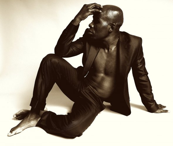 Sapeur, Naissance du Sapeur, Dandy Dansant par Raphael Delorme au moment de la sortie de l'album AFRICANIZATION