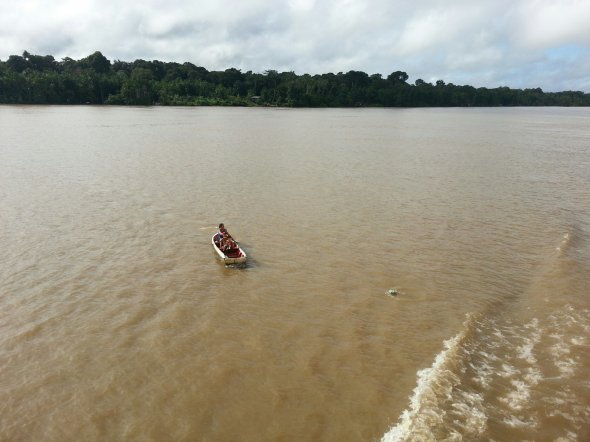 Die Spendentüten auf drm Amazonas