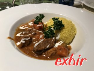 Das Essen bei MSC ist abwechslungsreich und fast durchgehend von guter bis hervorragender Qualität. Das Essen bei MSC ist abwechslungsreich und fast durchgehend von guter bis hervorragender Qualität.