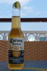 Auch das beliebte mexikanische Corona (kostet an Bord reg. ca. $8 pro Flasche) ist im Premium-Getränkepaket enthalten!