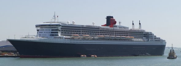 Die Queen Mary 2 in Southampton, Großbritannien