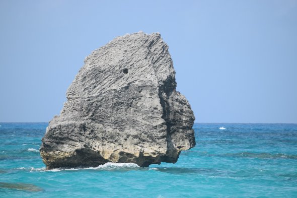 Auch ein Stop in King's Wharf auf den Bermuda's ist dabei. Die Bermudas sind übrigens ein Ziel, was man ansonsten nicht wirklich günstig ab Europa erreichen kann. Auch ein Stop in King's Wharf auf den Bermuda's ist dabei. Die Bermudas sind übrigens ein Ziel, was man ansonsten nicht wirklich günstig ab Europa erreichen kann.