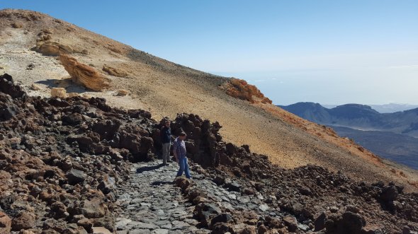 Wanderer auf dem Berg Teide auf Teneriffa. Wanderer auf dem Berg Teide auf Teneriffa.
