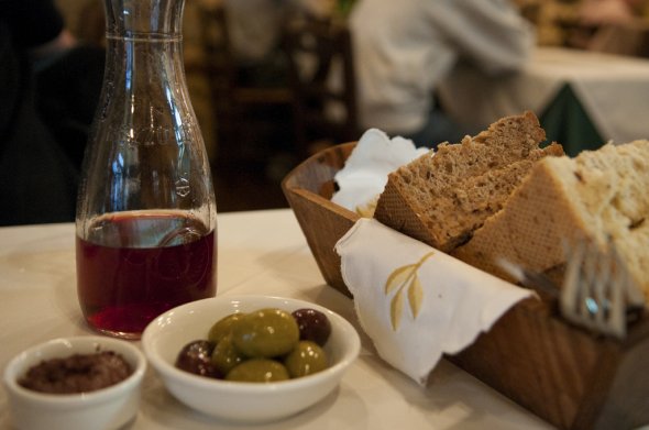 Abendessen in einer typischen Taverne auf Kos Abendessen in einer typischen Taverne auf Kos