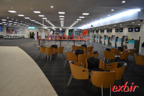 Schon gegen 20:00 Uhr wirkt der Airport Newcastle wie ausgestorben, und tatsächlich um 22:00 Uhr wird zugesperrt.  Nicht für Airportsleeper wie mich.  Foto: Christian Maskos