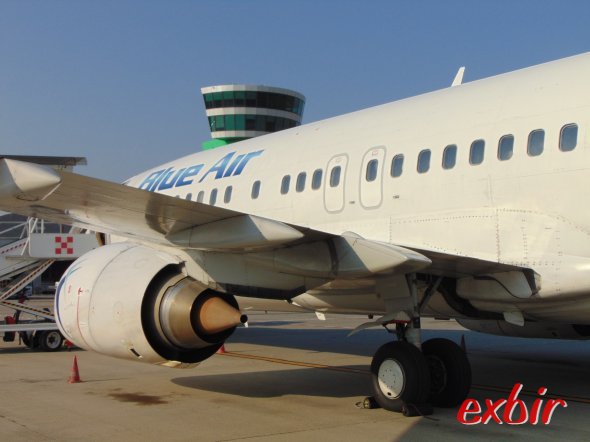 Blue Air Boein 737-400 in Milano Oria al Serio / bergamo. photo: Christian Maskos Blue Air Boein 737-400 in Milano Oria al Serio / bergamo. photo: Christian Maskos