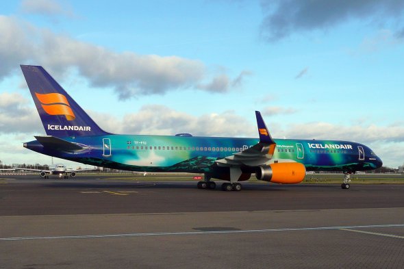 TF-FIU von Icelandair in der Aurora Borealis-Beklebung TF-FIU von Icelandair in der Aurora Borealis-Beklebung