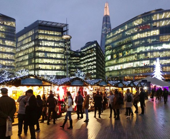 Einer der zahlreichen Weihnachtsmärkte in London Einer der zahlreichen Weihnachtsmärkte in London