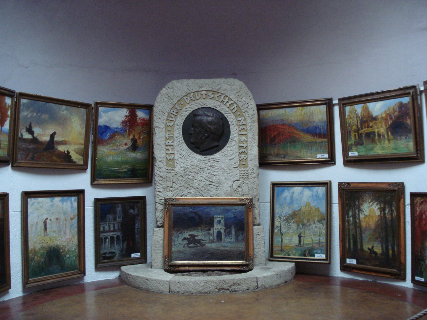 Nibelungenhalle Wagner Altar Bildquelle: unbekannt Nibelungenhalle Wagner Altar Bildquelle: unbekannt