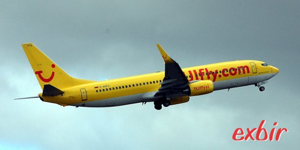 Eine Boeing 737-800 von Tuifly beim Start in Düsseldorf am Rhein. Foto: Christian Maskos Eine Boeing 737-800 von Tuifly beim Start in Düsseldorf am Rhein. Foto: Christian Maskos