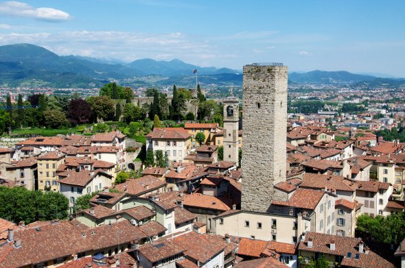 Blick auf den historische Stadtkern von Bergamo in Norditalien