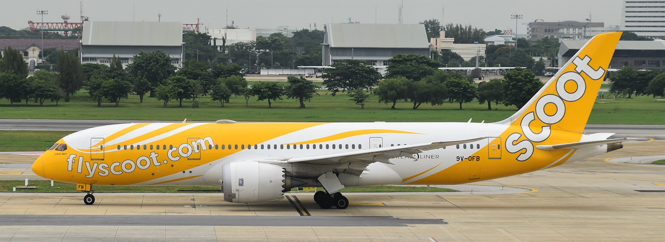 Eine Boeing 787-8 von Scoot auf dem Flughafen Bangkok-Don Muang Eine Boeing 787-8 von Scoot auf dem Flughafen Bangkok-Don Muang