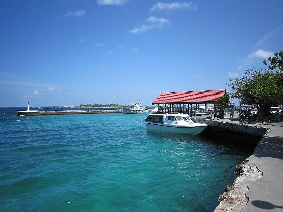 Der Hafen von Malé.