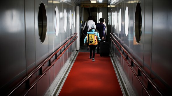 Glück gehabt, er ist der Letzte im letzten Flug