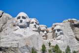 Einer der Highlights vor Ort ist das berühmte im Jahr 1941 fertig gestellte Mount Rushmore National Memorial mit 4 ehemaligen US-Präsidenten