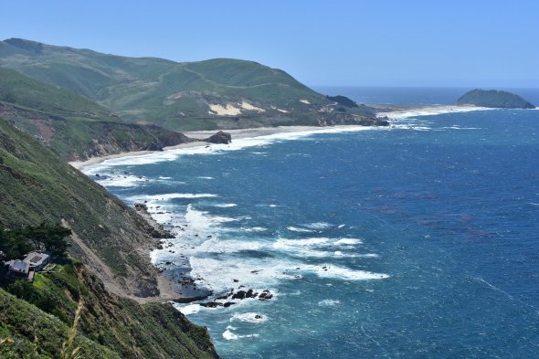 Atemberaubende Aussicht vom Pacific Coast Highway zwischen Castroville und Big Sur Atemberaubende Aussicht vom Pacific Coast Highway zwischen Castroville und Big Sur