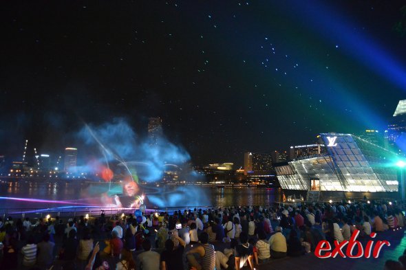 Spektakuläre Light-Show in Singapore Foto: Christian Maskos Spektakuläre Light-Show in Singapore Foto: Christian Maskos