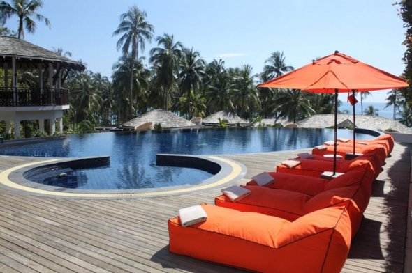 Unterwasser-Lautpsrecher am Pool bieten nur wenige Hotels - im W Singpore zum Beispiel ist dies möglich.