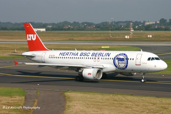 D-ALTD_A320_LTU_Hertha Berlin