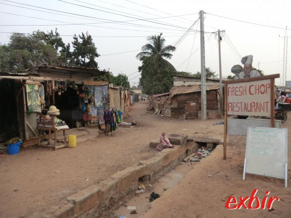 Etwas abseits des Touristengebietes findet man das Afrika, wie man es sich vorstellt. Foto: Wolfgang Hesseler Etwas abseits des Touristengebietes findet man das Afrika, wie man es sich vorstellt. Foto: Wolfgang Hesseler