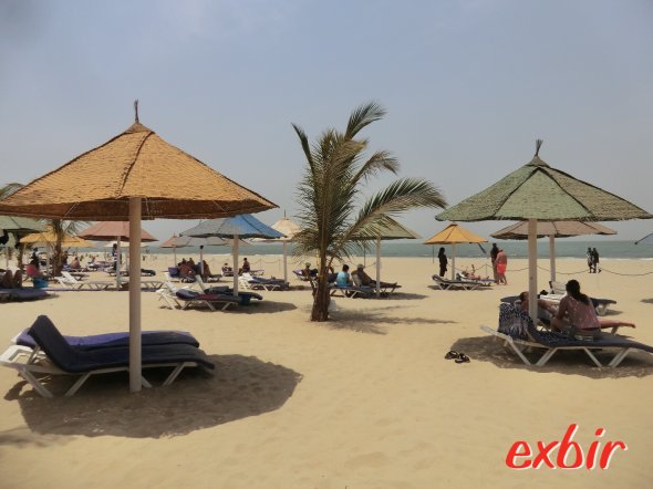 Der Strand des Laico Atlantic Hotels in Banjul. Foto: Wolfgang Hesseler Der Strand des Laico Atlantic Hotels in Banjul. Foto: Wolfgang Hesseler
