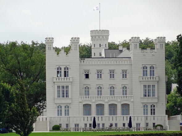 Hotel Heiligendamm,  Burg Hohenzollern. 