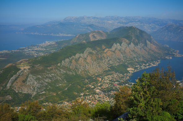 Zu sehen: Tivat und Kotor in der Kotor-Bucht